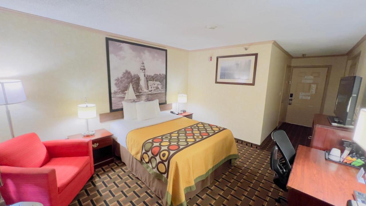 Super 8 By Wyndham Maumee Perrysburg Toledo Area Motel Exterior photo